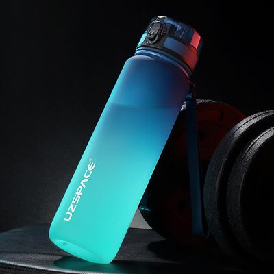 500/1000ml sportowa butelka na wodę bez BPA z odbijającą pokrywką znacznik czasu szczelny matowy plastikowy kubek Tritan do siłowni na świeżym powietrzu