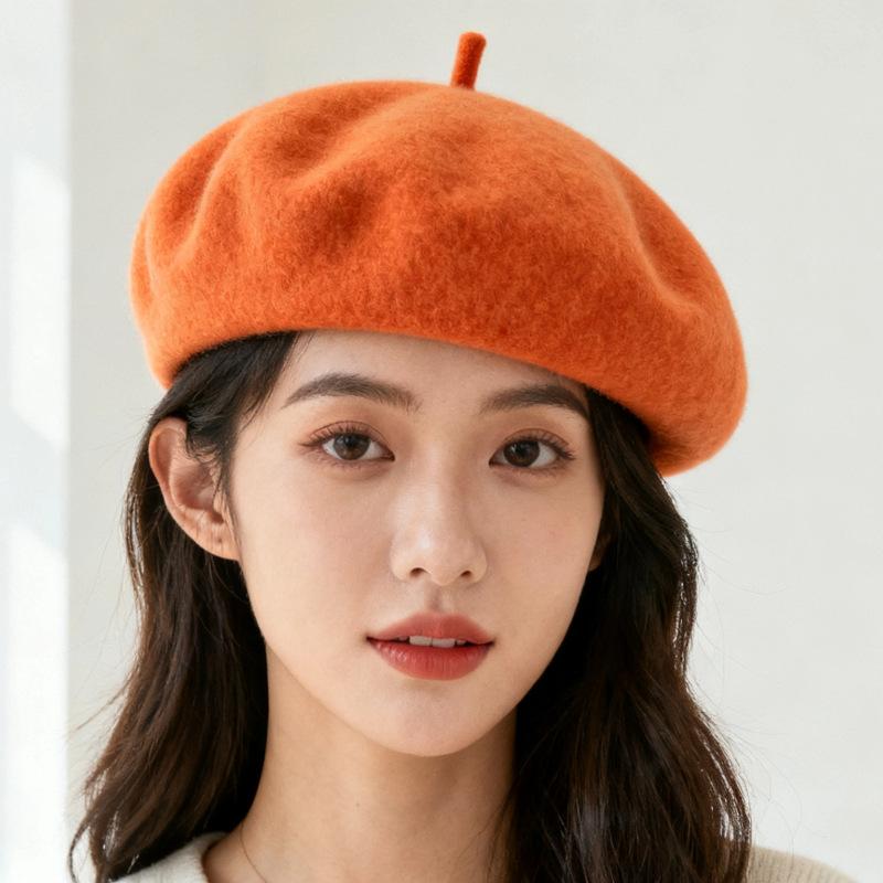 Women's Vintage Artist Beret: Warm Wool Hat for Fall and Winter