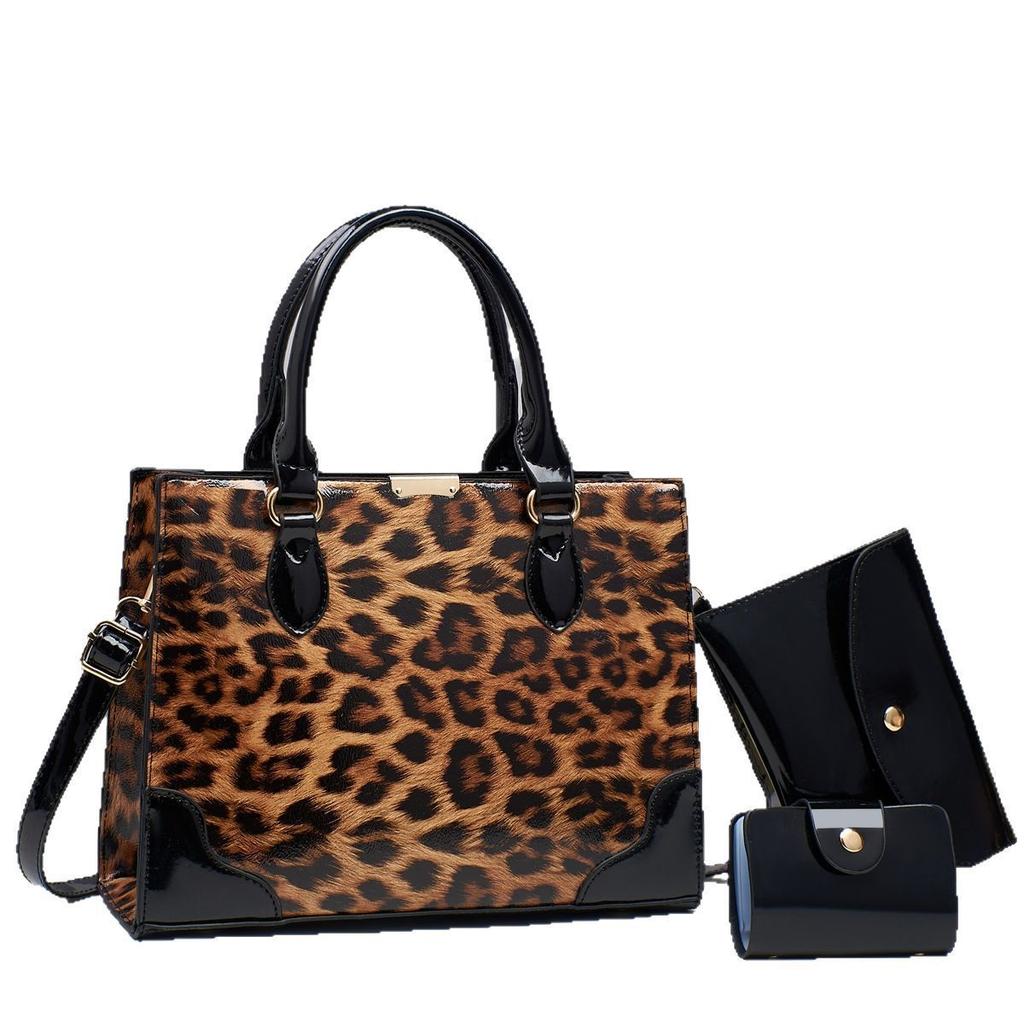 New Leopard Print Crossbody Bag with Large Capacity for Commuting