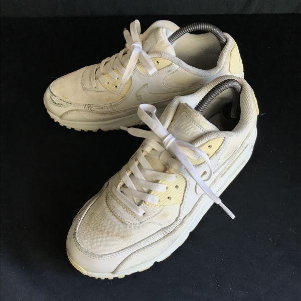 

NIKE/AIR MAX 90 PREMIUM SUMMIT WHITE/Sneakers/8/26.0/White/Air Max 90 700155-101 Sneakers Shoes Trainers