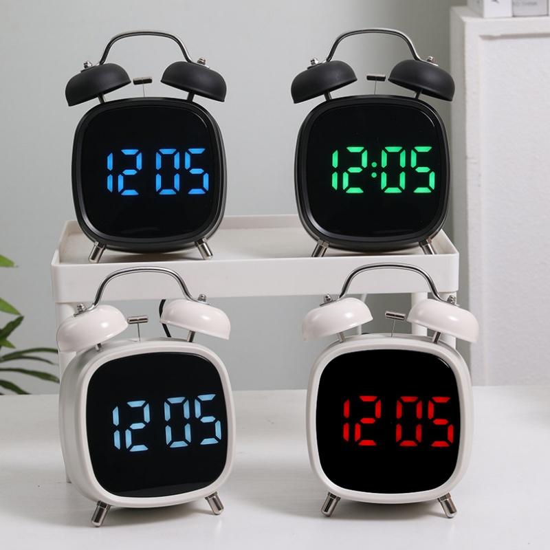 Relógio LED Despertador Digital Exibição de Data Temperatura Controle por Voz Volume Alto Brilho Ajustável 12/24H Soneca Relógio de Mesa