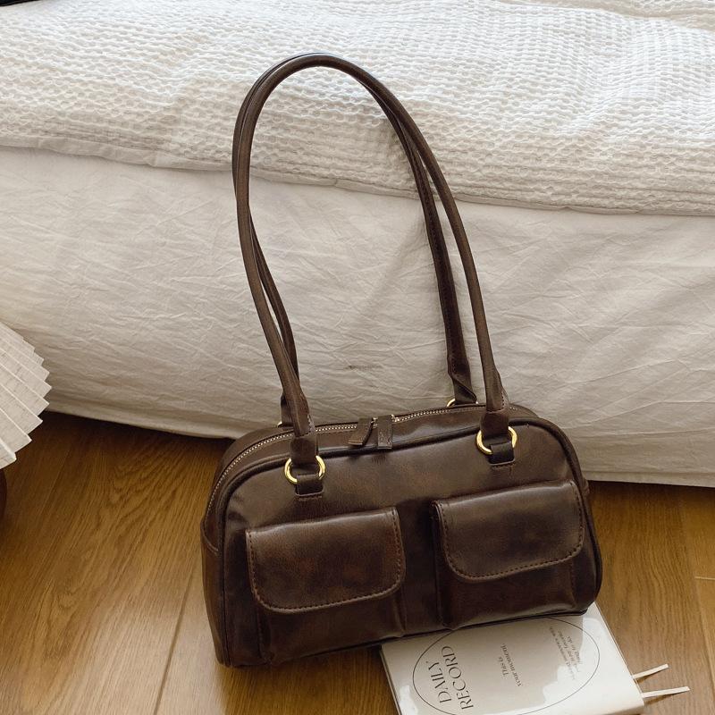 

Light luxury foreign style shoulder small square bag 2024 autumn new personalized fashion simple niche design portable armpit bag кавовий