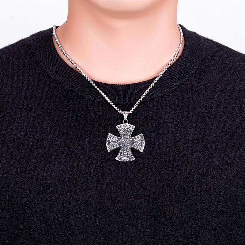 Pendentif Croix Runique Celtique en Acier Titane Européen et Américain Collier pour Homme