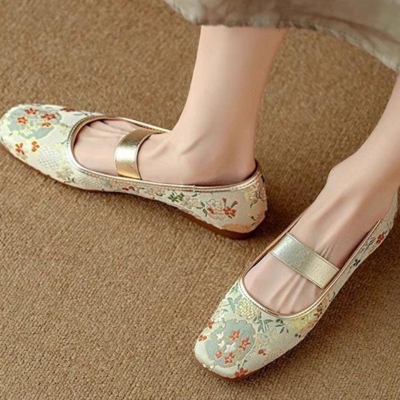 Fashion Luxury Chinese Style Embroidered Low Heels Shoes Silk Satin/Suede Square Head Slip-On Flat Mary Janes Shoe Ballet Zapatos Mujer
