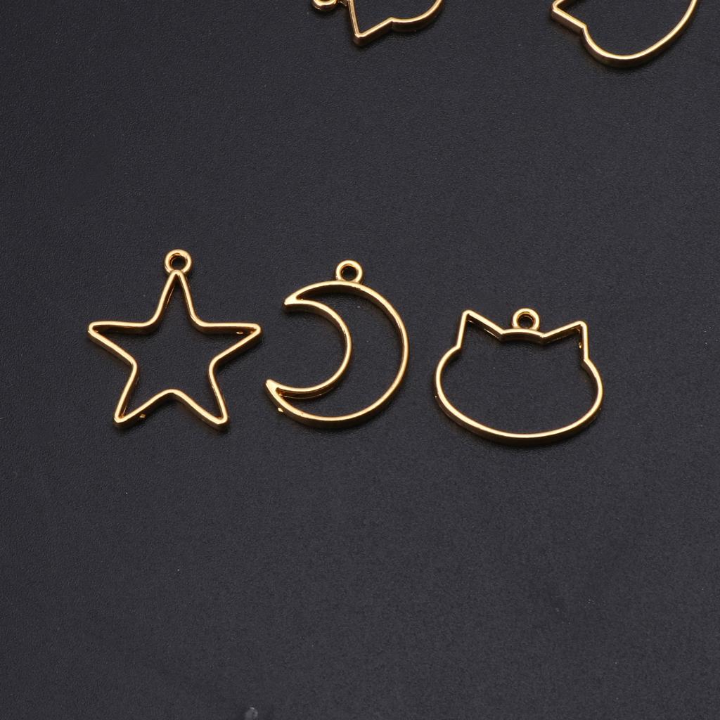 90 Pieces/Set for Creative Hollow Frame Charms Mini Alloy Open Back Bezel Pendan