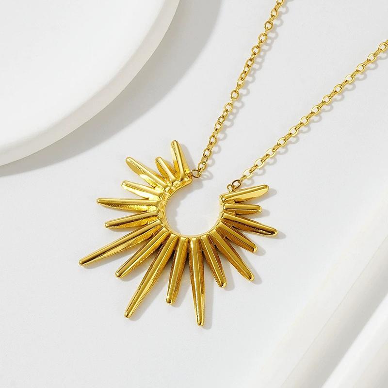 Unique Sun Pendant Necklace for Women 18K Gold Plated No Fade Women's Necklace Fashion Luxury Jewelry