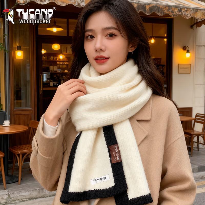 

TUCANO Women s Warm Winter Scarf