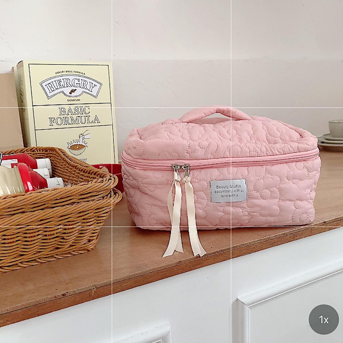 

Capacity Trendy Large Colorful Floral Cosmetic Organizer Bag With Zipper Closure розовый