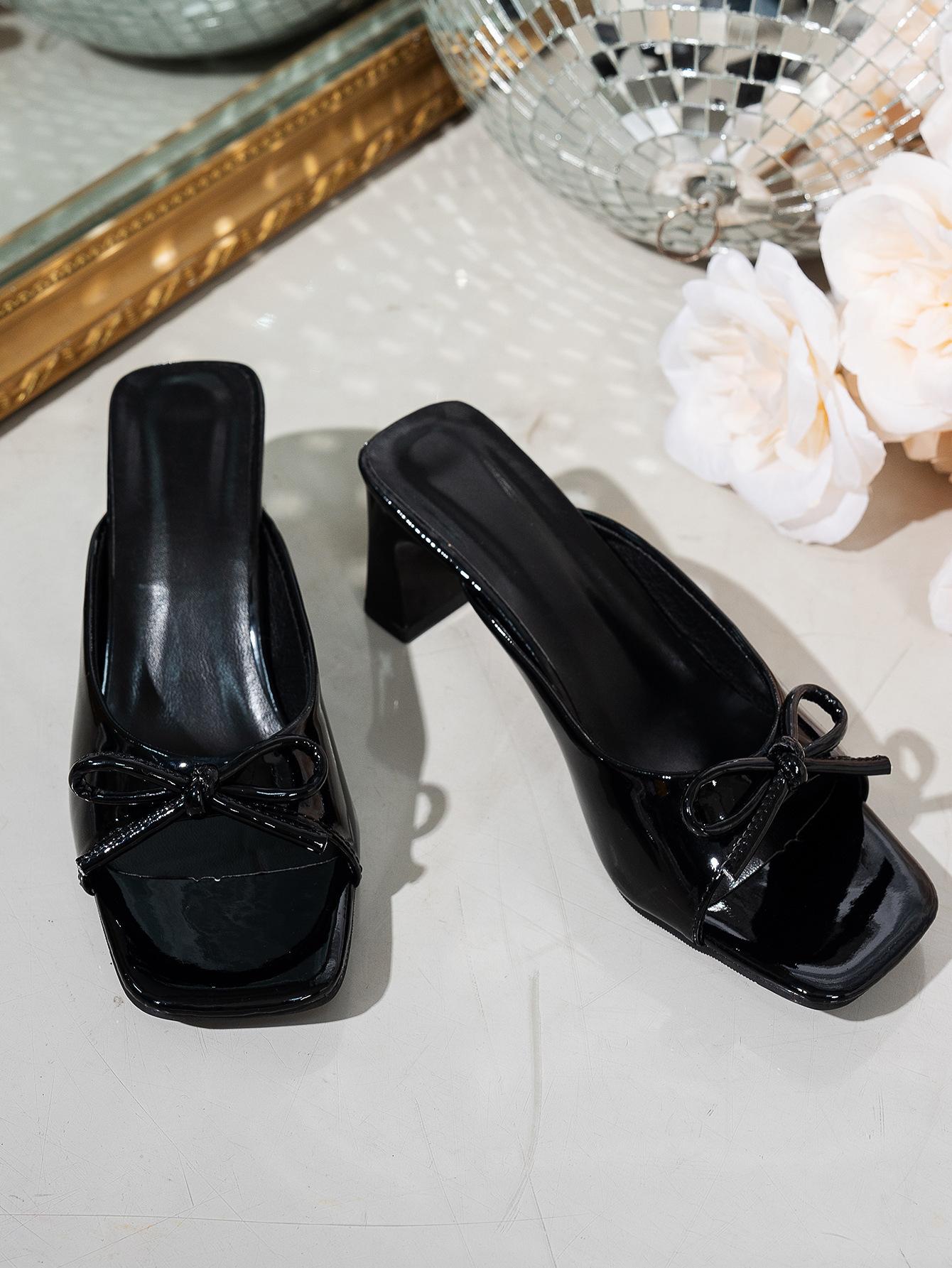 

Туфли на высоком каблуке женские 2025 года, новая летняя верхняя одежда с квадратным носком, толстый каблук, односложные, с бантом, темпераментные, классные тапочки 35 чёрный