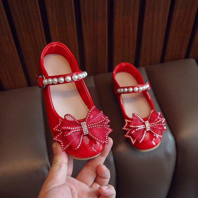 

Шкіряні туфлі принцеси для дівчаток Нові літні дитячі туфлі з м’якою підошвою з бантом з перлинами для маленької дівчинки на воді та діамантом 36 червоний