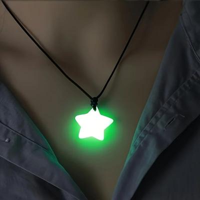 Sada náhrdelníků s přívěskem ve tvaru hvězdy Jade Glow-in-the-Dark Lucky Nastavitelná šňůrka Sportovní/Roztomilý styl pro venkovní dobrodružství a hudební festivaly