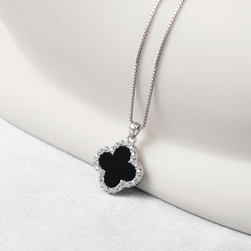 Four-leaf Clover Necklace Fashion Cute Women Luxury Lucky Pendant Necklace Jewelry Gifts
