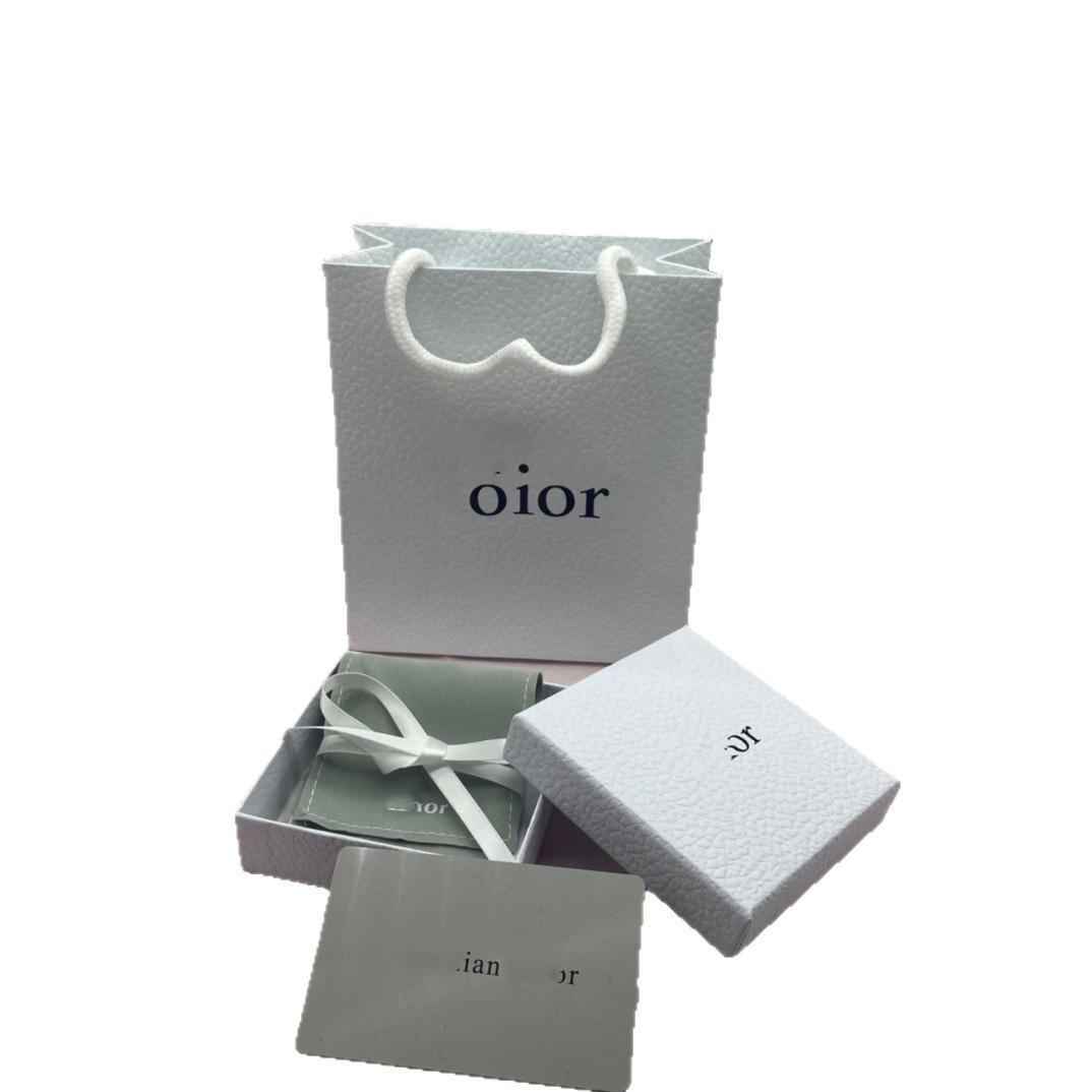 

Dijia Elegant Women s Pearl Starfish Brass Bracelet with Rhinestone Seahorse Design