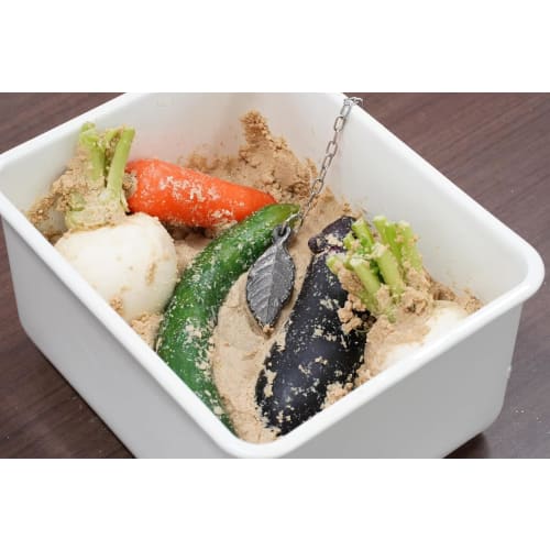 Ikenaga Iron Works Iron Ball, Iron Leaf, Nanbu Ironware, Iron Supplement, 2.7 x 19.8 x 0.8 cm (including chain), 11839