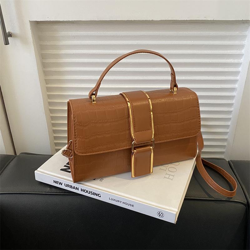 

Underarm small bag women s 2024 winter new fashion Korean version trendy shoulder bag fashion small square bag fashion messenger bag коричневий