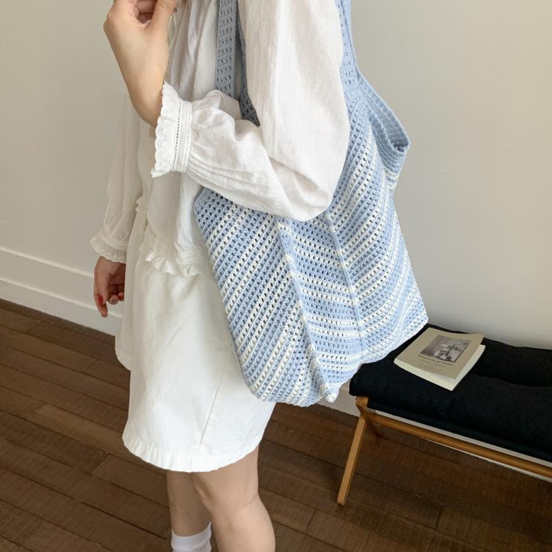 

Полосатая вязаная сумка женская большой вместимости новая летняя универсальная повседневная одноплечевая сумка-тоут для учебы и работы светло-синий