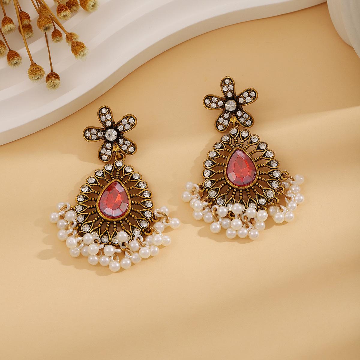 European Retro Rhinestone and Pearl Flower Drop Earrings for Women - Luxury Fashion Accessories