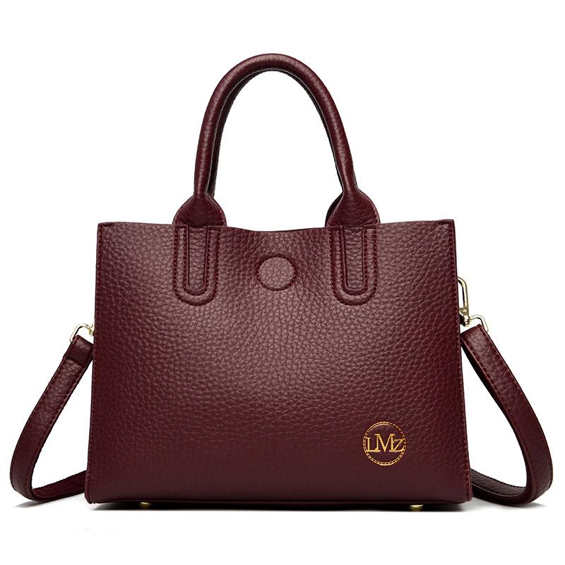 Simple Messenger Bag Small Bag 2025 New Women's Bag Fashionable Versatile Envelope Bag Lightweight Send Mother Mailman Bag Tide