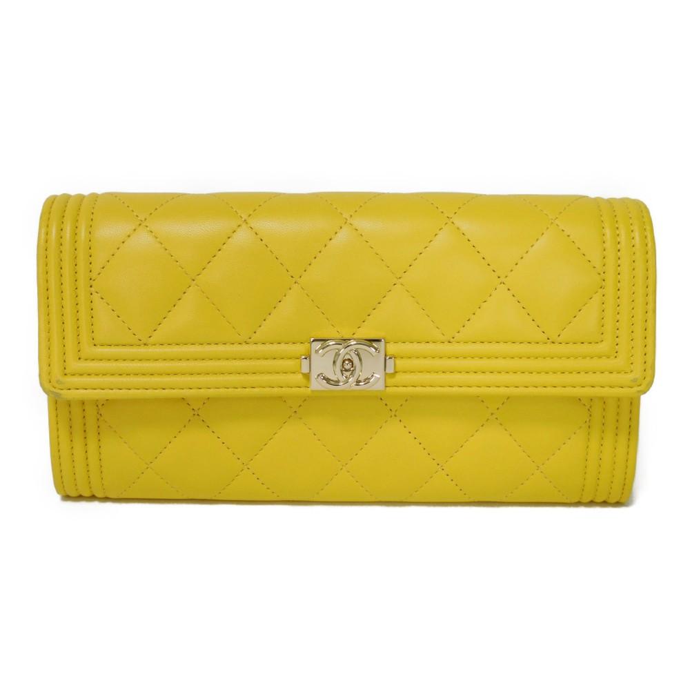 

Used Chanel Boy s Long Flap Wallet A80286 7940 COCO Mark Quilted Lambskin 27 Series (10097) Matelasse Yellow Unisex