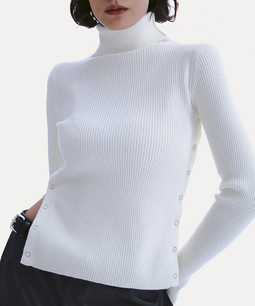 Uusoo Side Button Turtleneck Sweater_ White