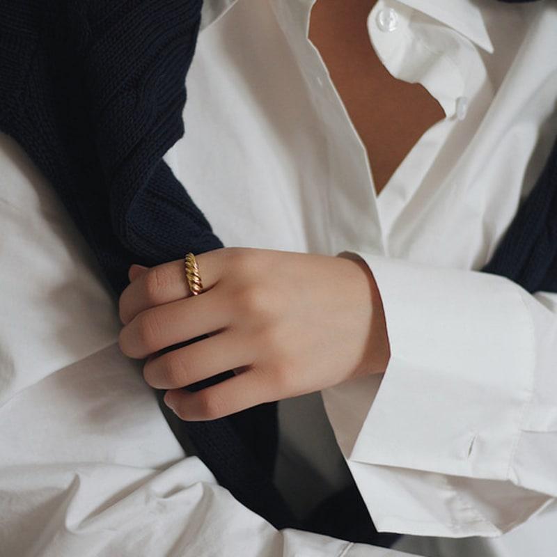 OBJEKTS Croissant Ring