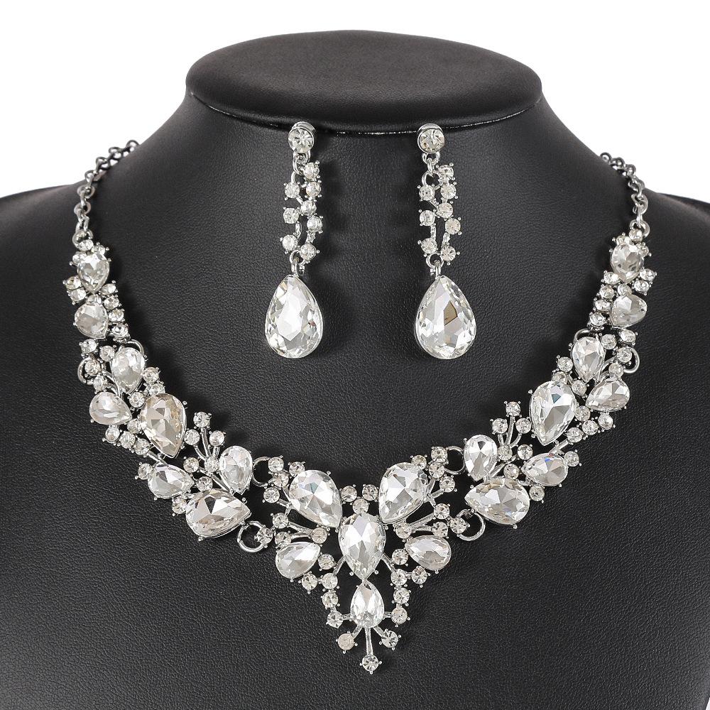 Accessories Exaggerated Vintage Necklace Set Female Luxury Crystal Banquet Dress Accessories Collarbone Chain