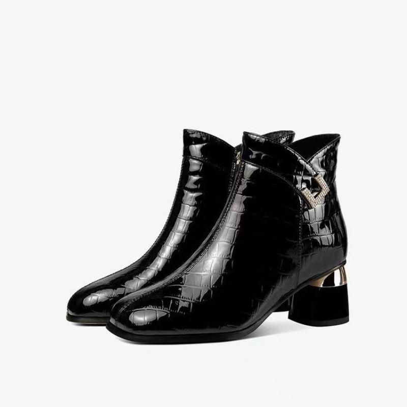2026 Herbst und Winter Neue Kleine Stiefeletten Lässig Runde Spitze Lackleder Vintage Damen Nackte Stiefel