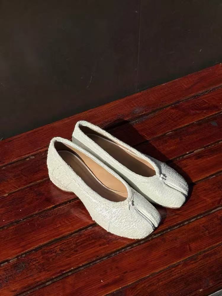 Spring Autumn Cracked Mirror Silver Split Toe Flat Shoes Women Fashion Low Heel Casual Shoes 35 6198₽