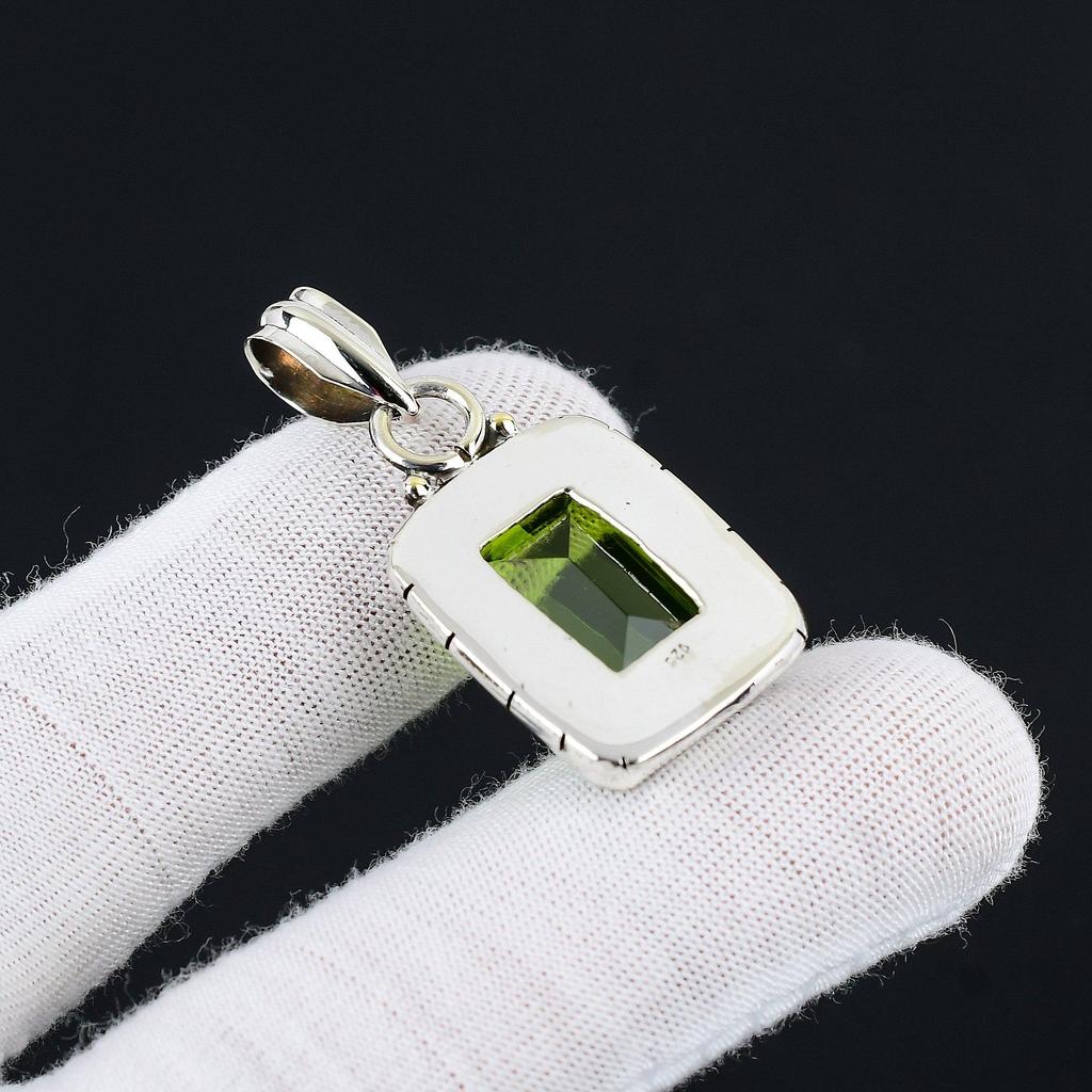 Green Peridot Handcrafted 925 Sterling SIlver Pendant Small Pendant Peridot Gemstone Silver Pendant For Gifts