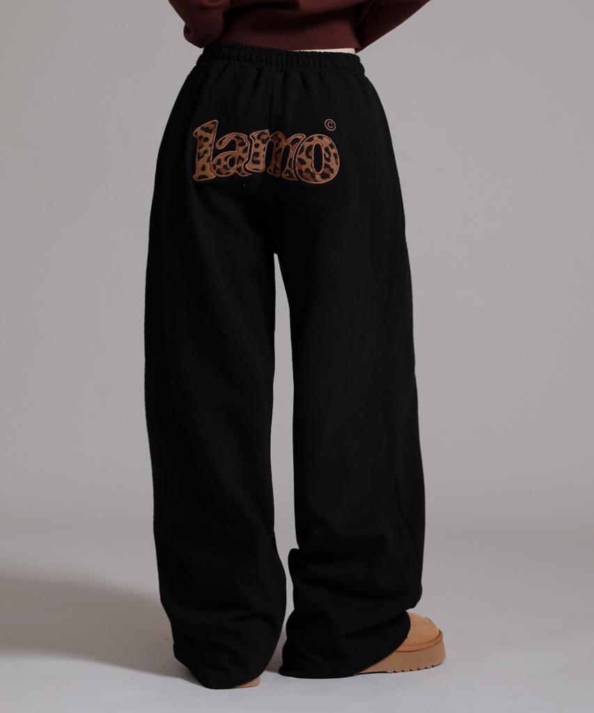 LIKE THE MOST Ramo Leopard Hip Applique Training Pintuck Wide Pants_Black