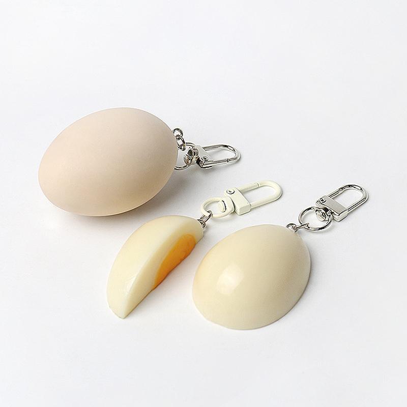 Portachiavi Creativo Cibo Simulato Uovo Sodo Ciondolo Delizioso Accessori Decorativi da Appendere allo Zaino Ciondolo Personalità Regali