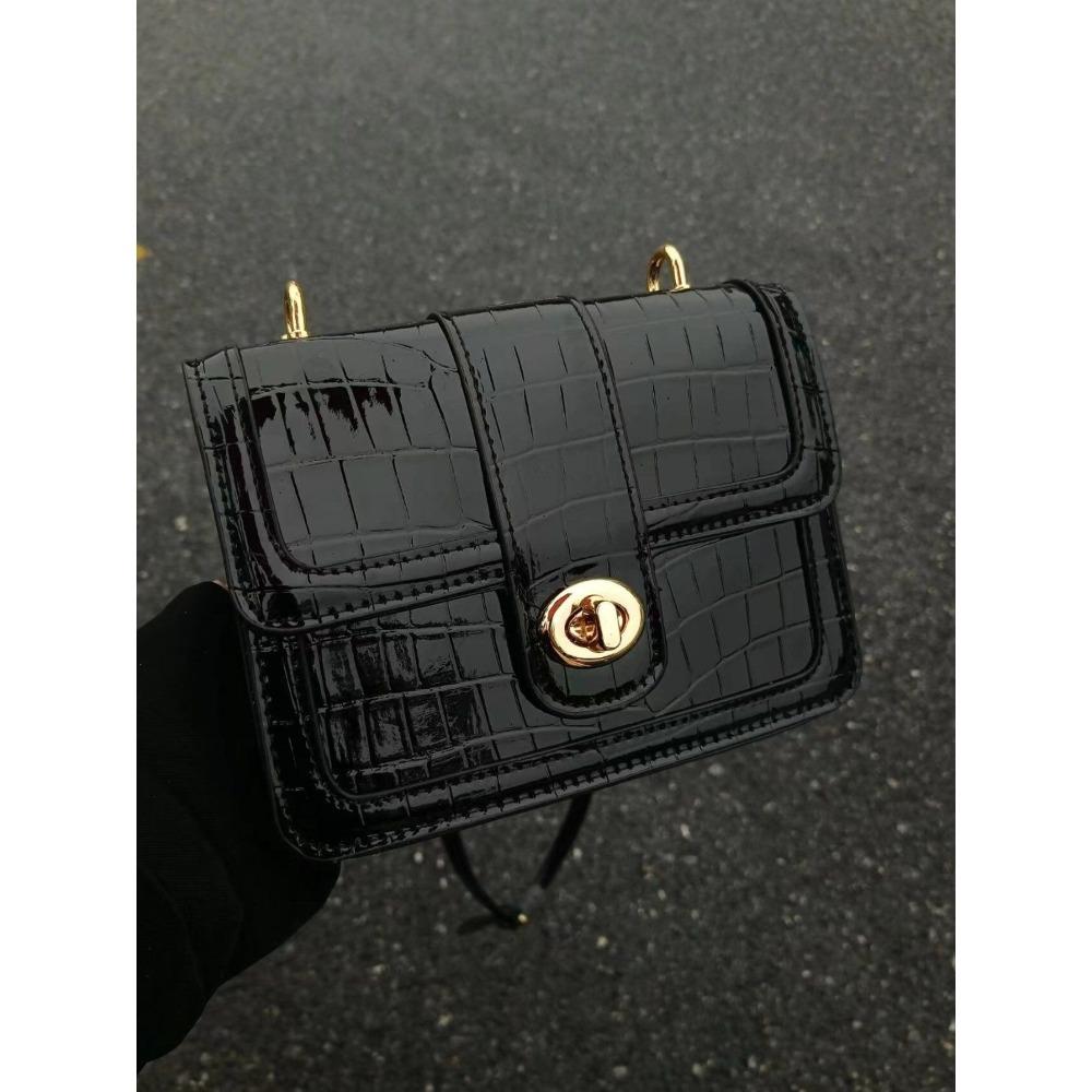 Женская сумка 2023 новые модели популярны в этом году, высококачественная нишевая повседневная универсальная на цепочке, маленькая квадратная сумка-мессенджер с узором под крокодила