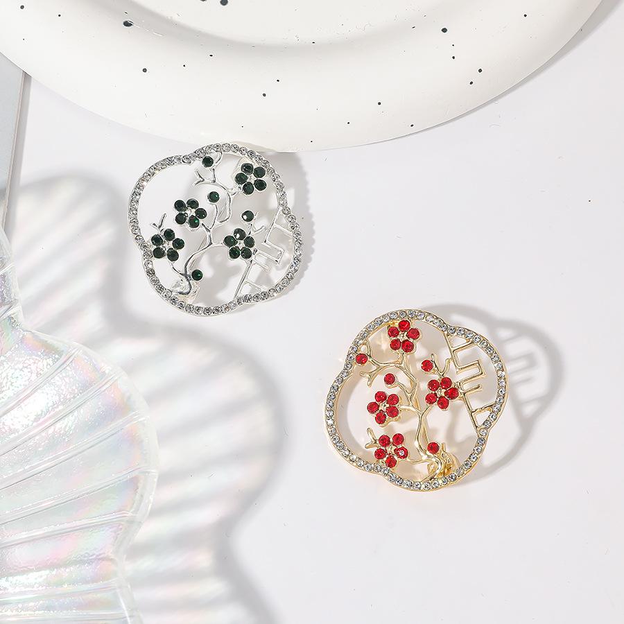Female Fashion Retro Chinese Style Hollow Plum Blossom Brooch