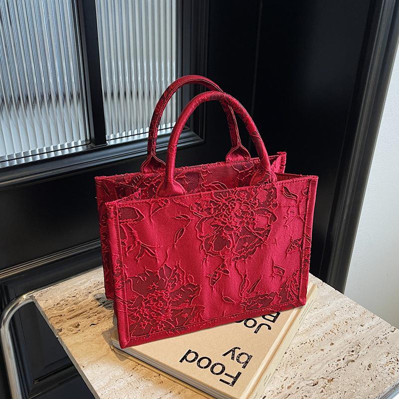 

2025 Festive Red Chinese Bride Wedding Handbag for Gift Money