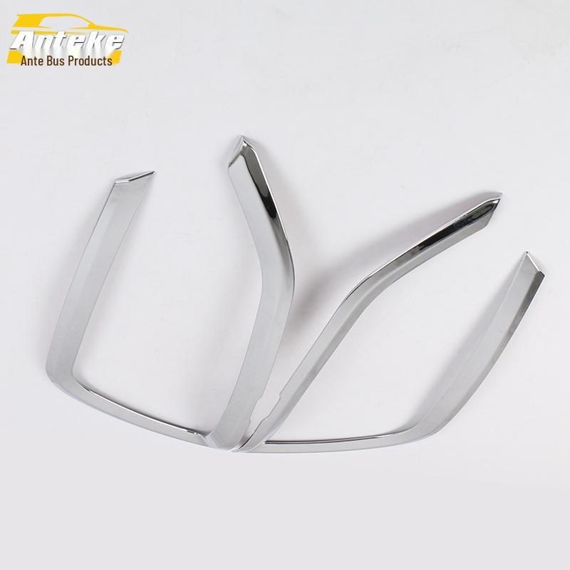 Santa Fe Fog Light Trim: Electroplated Bright Strip for 13 Models