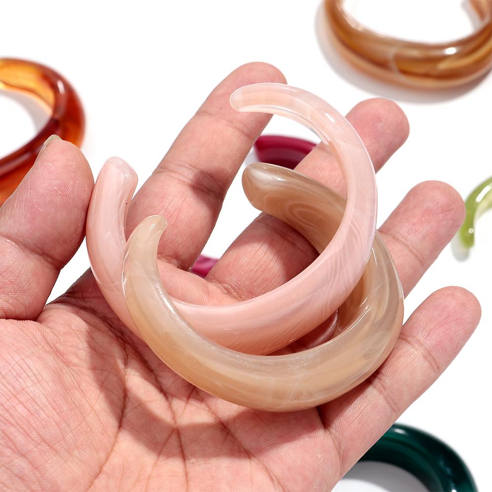 Smooth Round Acrylic Cuff Bangles for Women Vintage Exaggerated Jelly Color Smudging Bangle Wide Resin Bracelet Accessories
