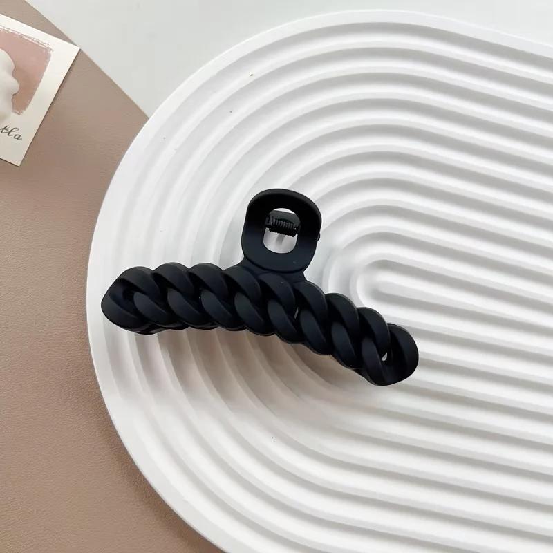 Premium Ladies Frosted Chain Shark Clip Retro Elegant Hairpin Hair Claw Girls Hair Accessories Hairpin