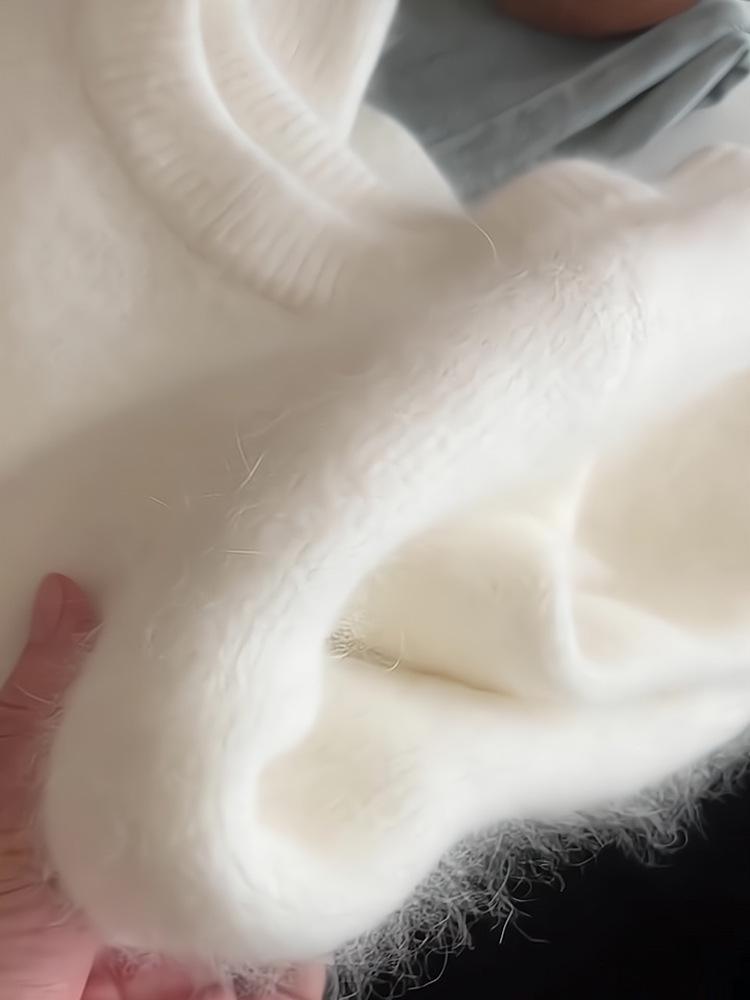 Korean Style Soft & Fluffy Women's Pullover Sweater - Autumn/Winter Knitwear, Loose Fit, Milk-Toned, Round Neck, Thickened Inner Layer