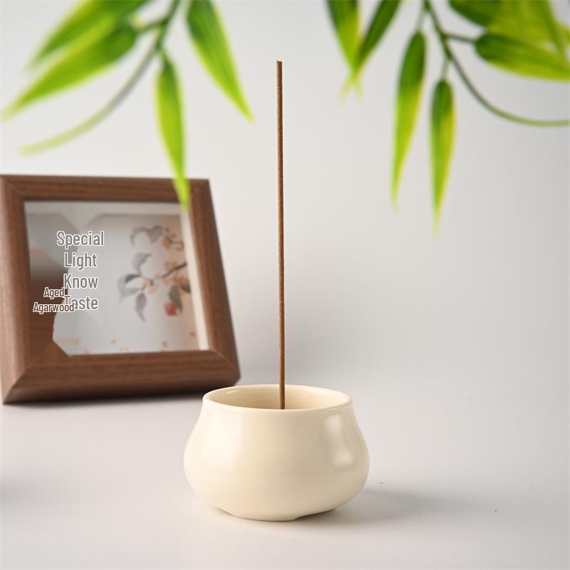 Handmade Japanese Zen Ceramic Incense Burner - Small, Ideal for Sandalwood & Agarwood Aromatherapy or Tea Ceremony