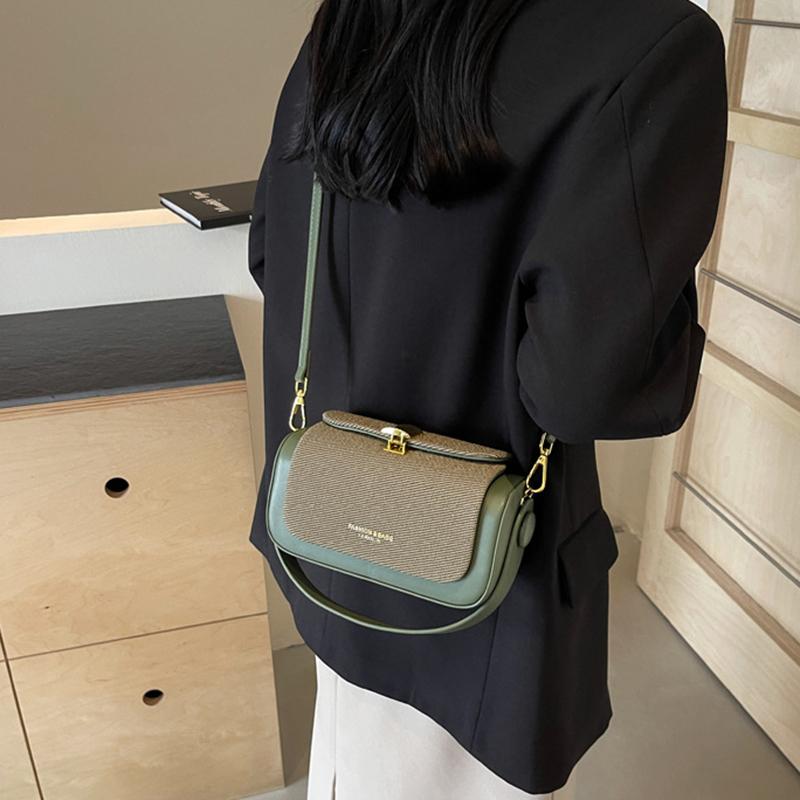 Stylish Vintage Mini Crossbody Bag with a Kiss Lock Featuring a Detachable Top Handle And a Square Design Perfect for Women AVE