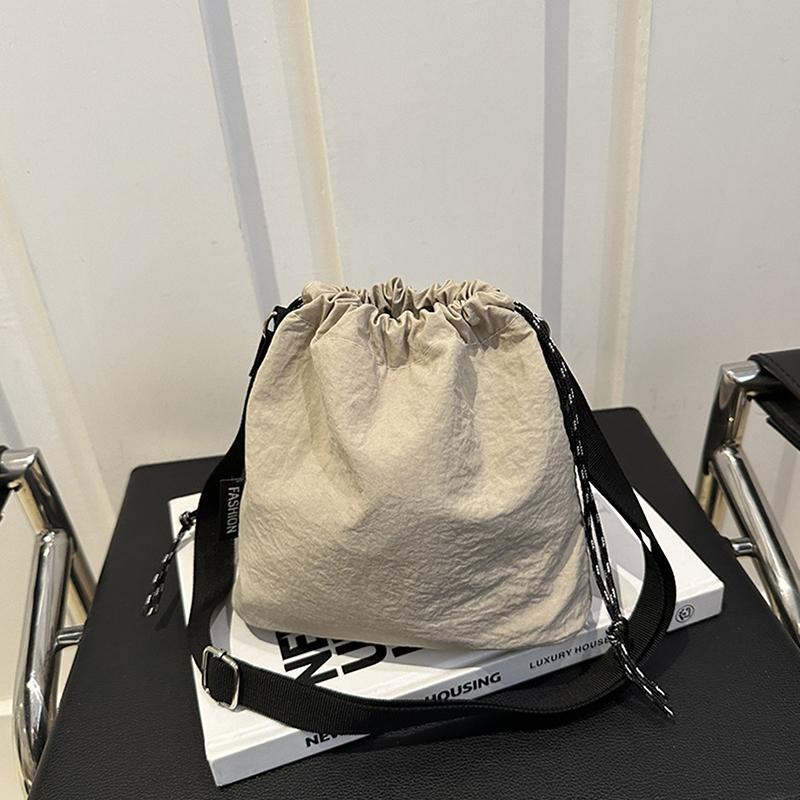 

Simple Drawstring Bag Lightweight Commute Shoulder Bag Large Capacity Shoulder Bag Crossbody Bag Girls as the picture
