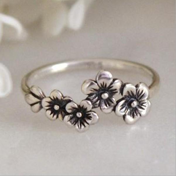 Women s Korean Minimalist Thai Silver Ring: Five-Petal Flower, Elegant, Simple, Retro Style Size 8
