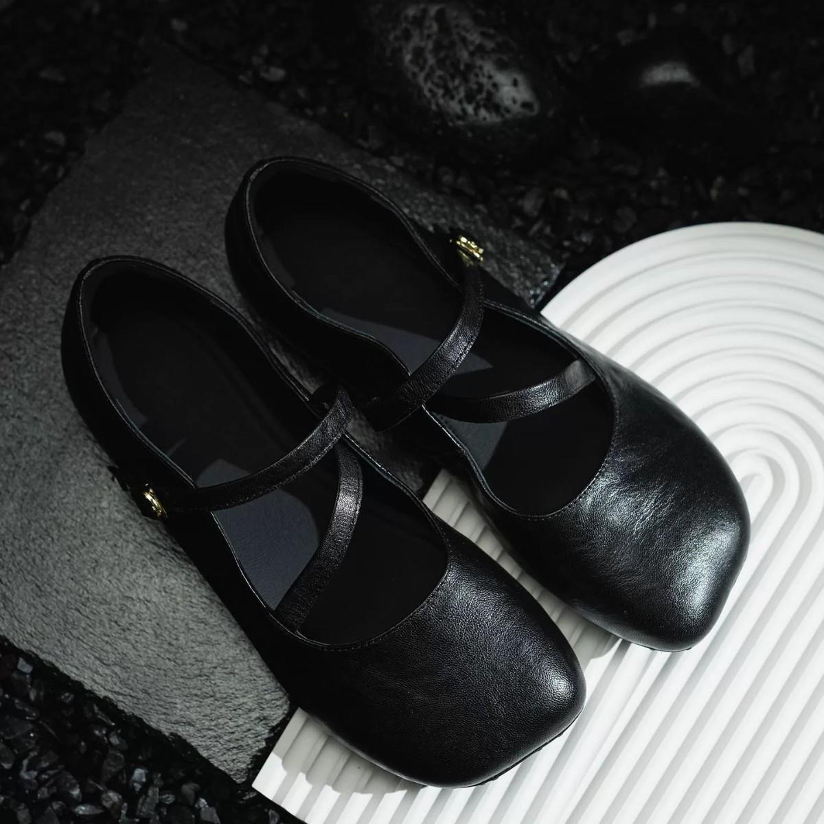 

French retro burgundy comfortable flat Mary Jane shoes women s soft leather soft sole one-word buckle with small square head beanie shoes 40 чёрный