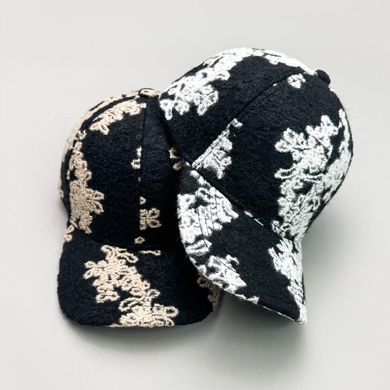 Printed Plaid Flower Embroidery Cap Autumn And Winter Men And Women Retro Versatile Fashion Warm Travel