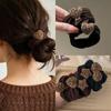 Attache-cheveux Imprimé Léopard Rétro Attache-cheveux Dépoli en Forme de Cœur Attache-cheveux Tendance avec Pompon Élastique pour Chignon ou Queue de Cheval Accessoire pour Cheveux