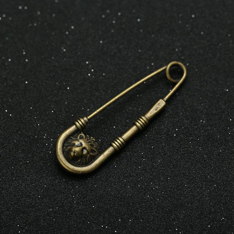 Versatile Retro Lion Head Brooch: Irregular Pendant & U-shaped Safety Pin
