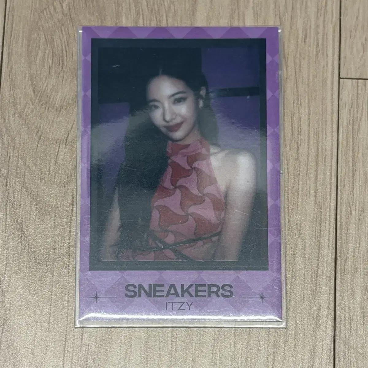 

Луги Итзи Лиа Чекмейт Саундвейв Лаки Дроу Фотокарточка