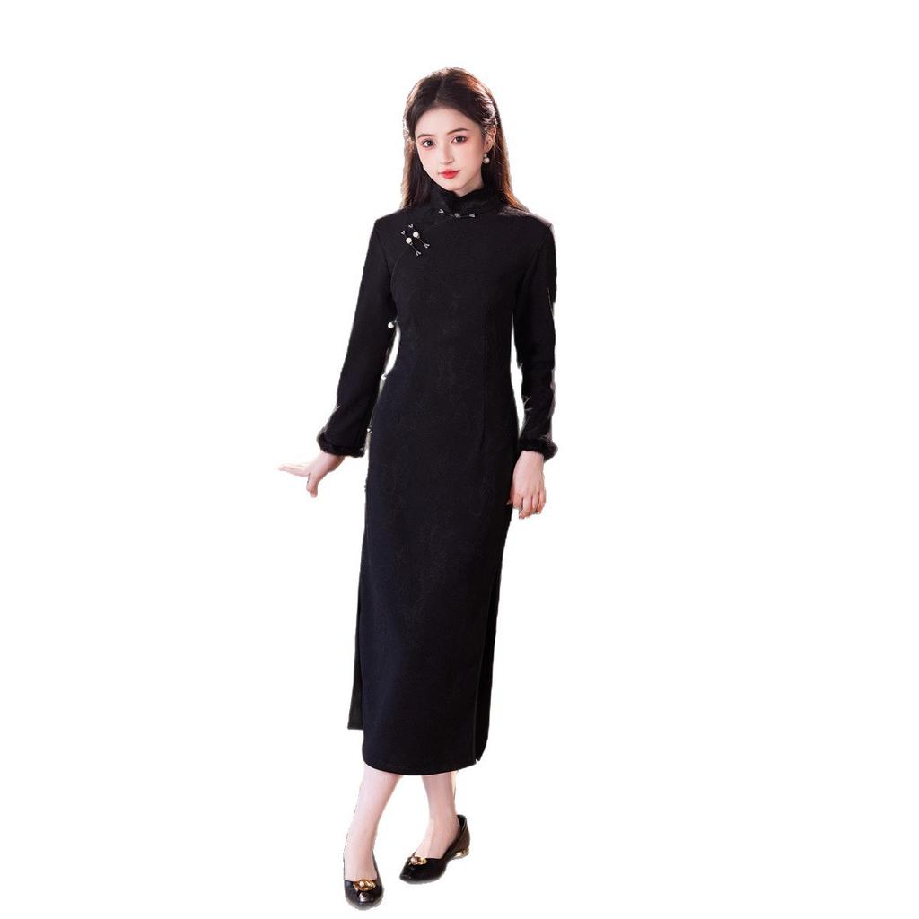 New Chinese black velvet thickened cheongsam 1011 new winter young girls can wear gentle and slim every day