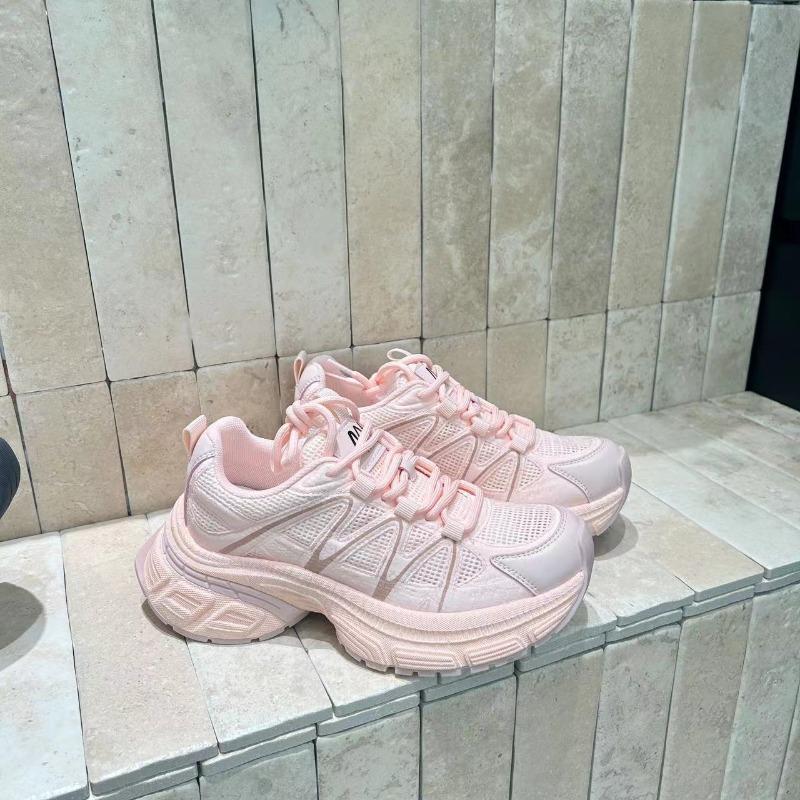 

Летние новые сетчатые дышащие кроссовки на толстой подошве для папы, женские легкие, увеличивающие рост, универсальные для маленьких ног, спортивные повседневные туфли 40 розовый