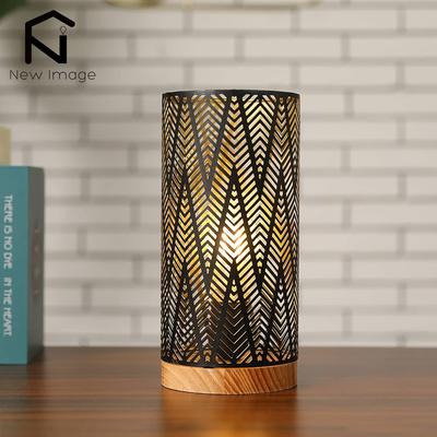 Portacandele Metallico Geometrico Lampada a Batteria Lampada da Tavolo Senza Fili Luce Senza Fili per Matrimonio Festa Camera da Letto Decorazioni per la Casa